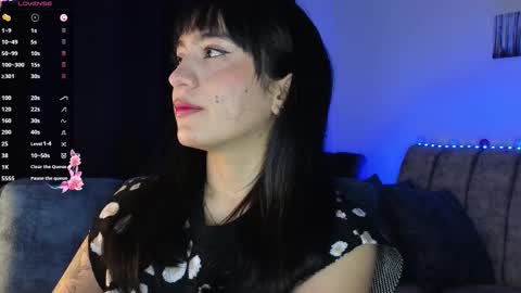 zaradames_ online show from September 17, 2025, 3:08 am