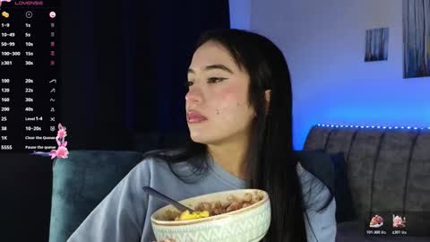 zaradames_ online show from November 30, 2025, 3:32 am