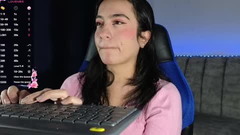 zaradames_ online show from April 9, 2026, 2:55 am