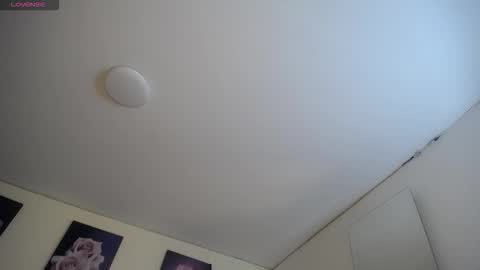 Zarah online show from March 27, 2026, 1:44 pm