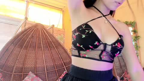 Snapshot of zaralim chatting on December 22, 2024, 6:15 pm Zara Lim  online show from December 22, 2024, 6:15 pm