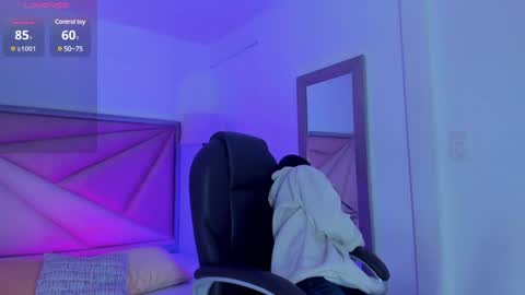 Snapshot of zaralim chatting on February 3, 2025, 12:03 pm Zara Lim  online show from February 3, 2025, 12:03 pm