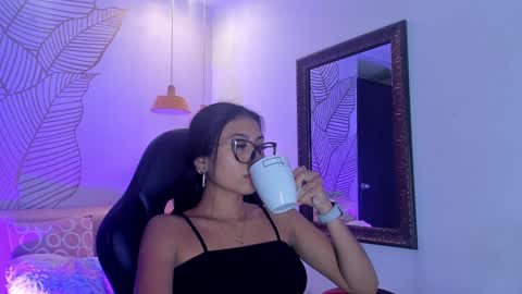 Snapshot of zaralim chatting on February 4, 2025, 12:33 pm Zara Lim  online show from February 4, 2025, 12:33 pm