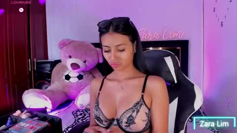 Snapshot of zaralim chatting on September 27, 2025, 7:52 pm Zara Lim  online show from September 27, 2025, 7:52 pm