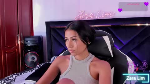 Snapshot of zaralim chatting on October 14, 2025, 8:53 pm Zara Lim  online show from October 14, 2025, 8:53 pm