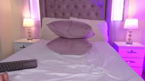 ZaraQuiinn online show from October 17, 2025, 3:36 pm