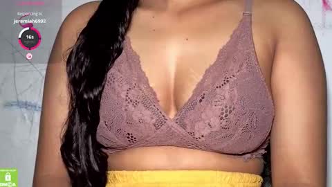 Snapshot of zararaina chatting on March 9, 2026, 11:25 am zararaina online show from March 9, 2026, 11:25 am