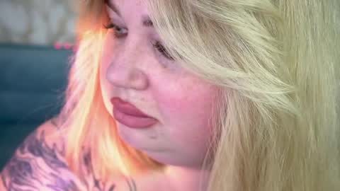 Lola online show from April 5, 2026, 8:17 pm