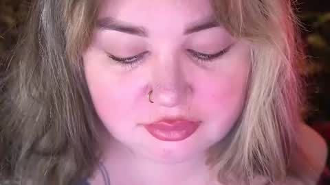 Snapshot of zarareign_ chatting on June 23, 2026, 7:34 pm Lola online show from June 23, 2026, 7:34 pm