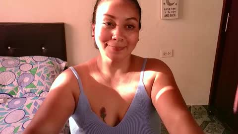 Snapshot of zaray_45bella chatting on October 14, 2025, 9:37 pm zaray online show from October 14, 2025, 9:37 pm