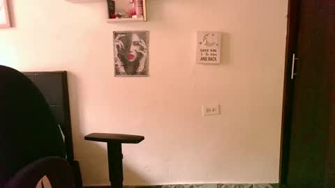Snapshot of zaray_45bella chatting on July 1, 2026, 3:45 pm zaray online show from July 1, 2026, 3:45 pm