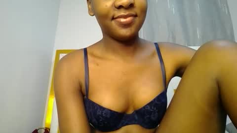 Snapshot of zariah011 chatting on June 6, 2026, 10:03 pm zariah online show from June 6, 2026, 10:03 pm