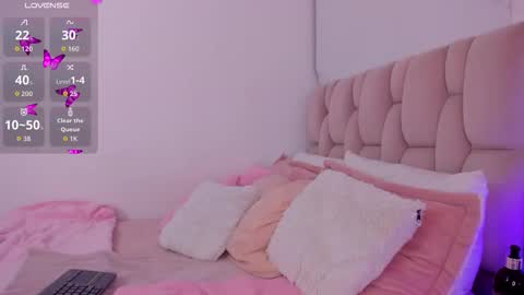 Zariana online show from February 25, 2026, 12:42 am