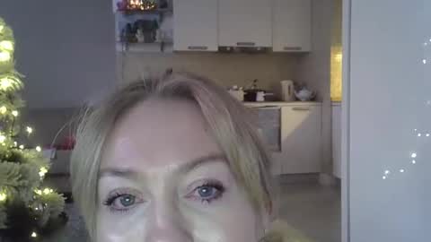 Zarina Swift online show from December 23, 2024, 7:49 am