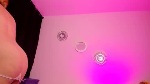 Zaritha Li online show from November 8, 2025, 10:26 am