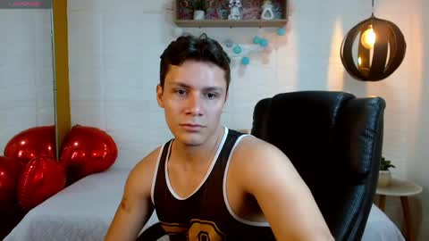 Snapshot of zayn_clausen chatting on April 15, 2026, 5:20 pm zayn_clausen online show from April 15, 2026, 5:20 pm