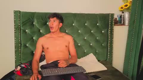 Snapshot of zaynmoretti chatting on June 29, 2026, 4:51 pm zaynmoretti online show from June 29, 2026, 4:51 pm