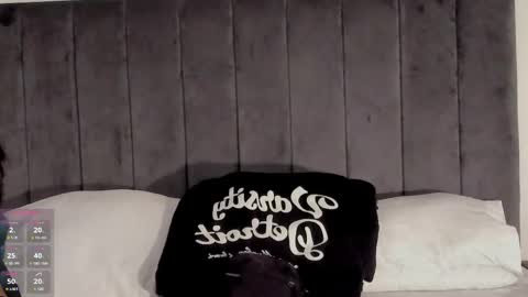 Snapshot of zayotto chatting on November 28, 2025, 5:54 am Hii im Zay. I save money for education. PVT Open. online show from November 28, 2025, 5:54 am