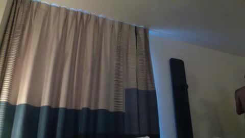 Snapshot of zazbella chatting on April 7, 2026, 6:47 am zazbella online show from April 7, 2026, 6:47 am