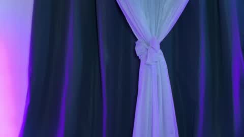 Snapshot of zean_lee chatting on June 16, 2026, 8:11 pm Karolyne online show from June 16, 2026, 8:11 pm
