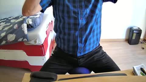 zebulon2023 online show from March 6, 2025, 11:36 am