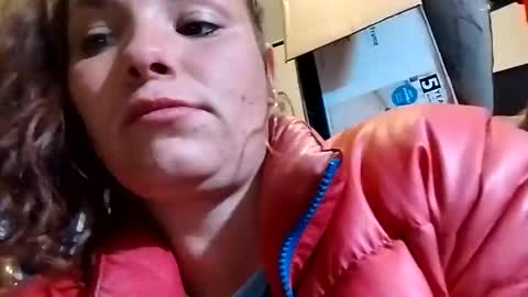 KENDAL Kaylee online show from October 28, 2025, 6:06 am