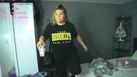 Snapshot of zenapallmer chatting on January 12, 2025, 4:42 am Zena My schedule this week TuesdayFridaySaturdaySunday online show from January 12, 2025, 4:42 am