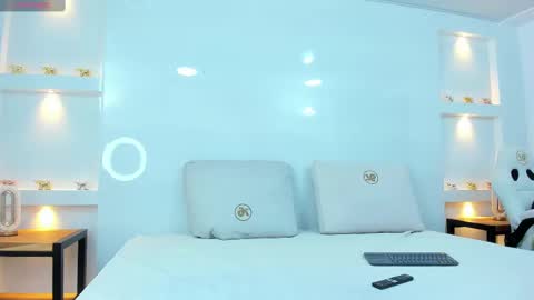 Zenda Evans online show from February 14, 2025, 4:04 am