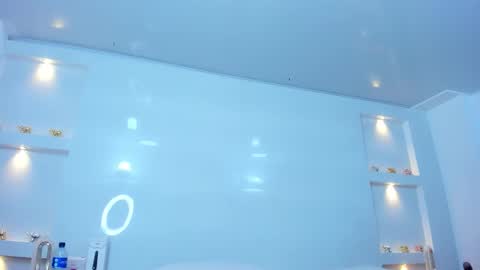 Zenda Evans online show from November 13, 2025, 4:11 am