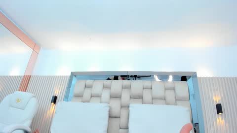 Zenda Evans online show from November 28, 2025, 11:18 pm