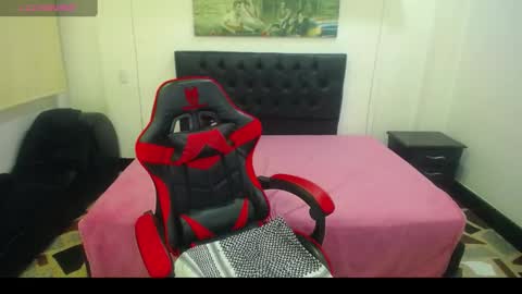 Snapshot of zendaya_wilson1 chatting on December 13, 2024, 9:13 am Zendaya Wilson online show from December 13, 2024, 9:13 am