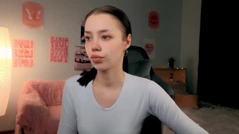 Snapshot of zeneexe chatting on February 27, 2026, 7:25 pm Lara online show from February 27, 2026, 7:25 pm