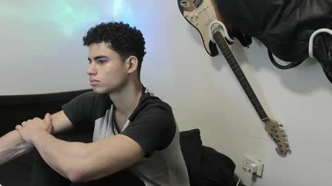 zenzhu online show from December 3, 2024, 9:12 pm