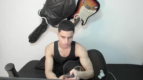 zenzhu online show from December 19, 2024, 7:18 pm