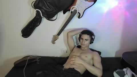 zenzhu online show from December 20, 2024, 4:53 am