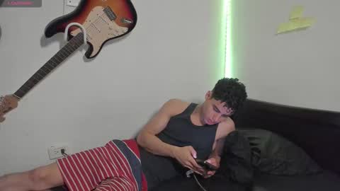 zenzhu online show from September 17, 2025, 1:57 pm