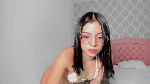 Snapshot of zenith_glow chatting on February 23, 2026, 4:10 am Zenith online show from February 23, 2026, 4:10 am