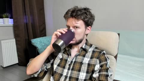 Andrew online show from December 16, 2024, 11:39 pm