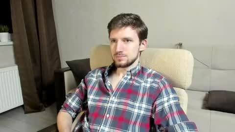 Andrew online show from December 18, 2025, 9:43 pm