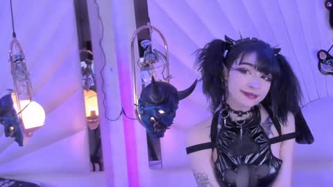    online show from December 10, 2024, 2:06 pm