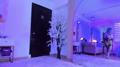    online show from March 4, 2025, 8:38 pm