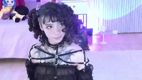    online show from November 8, 2025, 3:01 pm