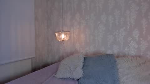 ZEPHYRA ANGELS online show from September 10, 2025, 4:12 am