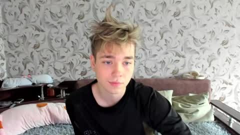 Ethan online show from May 17, 2026, 2:42 am