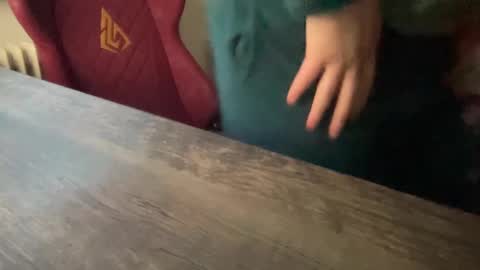 Snapshot of zeron900 chatting on January 21, 2025, 4:05 pm zeron900 online show from January 21, 2025, 4:05 pm