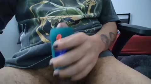 zerotwo5 online show from February 16, 2026, 1:02 am