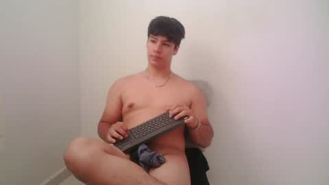Snapshot of zeus_183 chatting on July 19, 2026, 2:43 pm zeus_183 online show from July 19, 2026, 2:43 pm