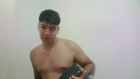 Snapshot of zeus_183 chatting on July 23, 2026, 11:52 am zeus_183 online show from July 23, 2026, 11:52 am