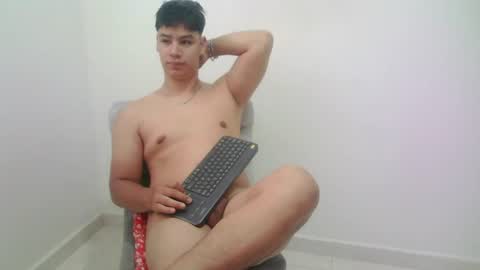 Snapshot of zeus_183 chatting on July 24, 2026, 12:58 pm zeus_183 online show from July 24, 2026, 12:58 pm