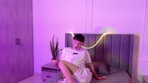 Snapshot of zeyn_smith chatting on May 16, 2026, 12:15 pm zeyn_smith online show from May 16, 2026, 12:15 pm